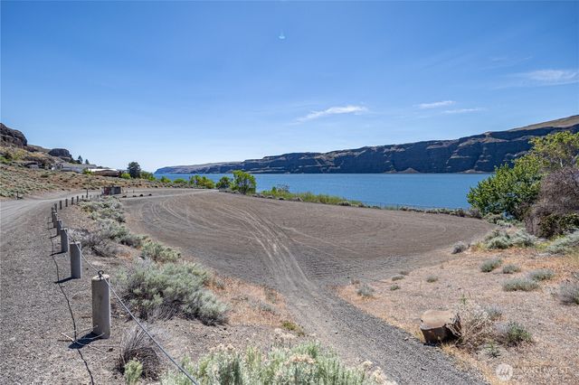 878 SW Hunter Avenue, Quincy, WA 98848