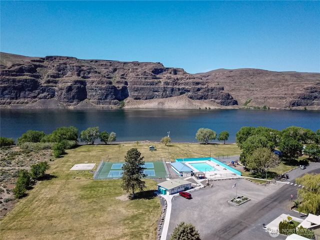 878 SW Hunter Avenue, Quincy, WA 98848