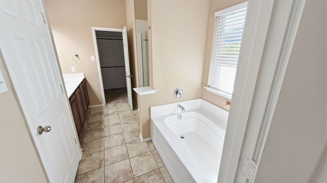 15513 Landing Creek Lane, Fort Worth, TX 76262