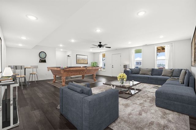 1404 Green Oak Pass, Tiffin, IA 52340
