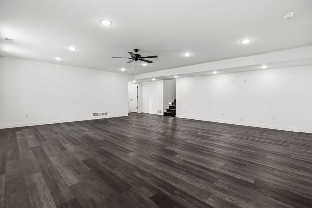 1404 Green Oak Pass, Tiffin, IA 52340