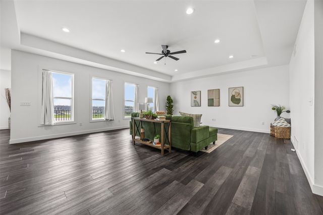 1404 Green Oak Pass, Tiffin, IA 52340