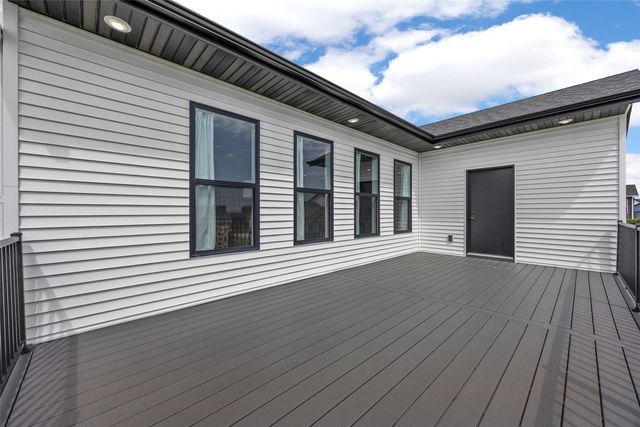 1404 Green Oak Pass, Tiffin, IA 52340