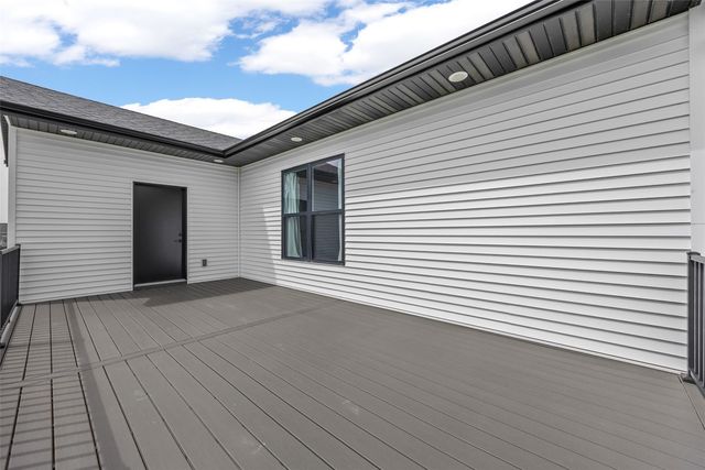 1404 Green Oak Pass, Tiffin, IA 52340