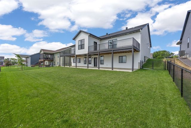 1404 Green Oak Pass, Tiffin, IA 52340