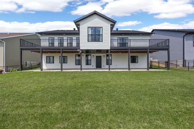 1404 Green Oak Pass, Tiffin, IA 52340