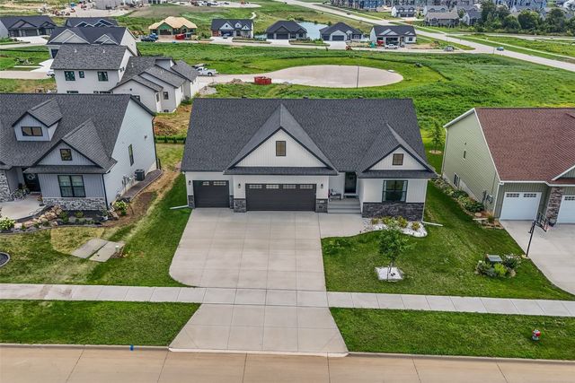 1404 Green Oak Pass, Tiffin, IA 52340