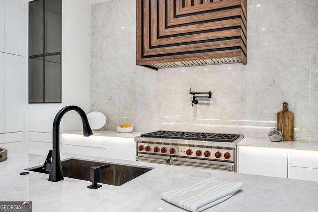 1000 Clementstone Drive, Sandy Springs, GA 30342