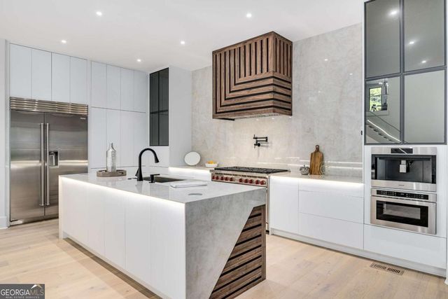 1000 Clementstone Drive, Sandy Springs, GA 30342