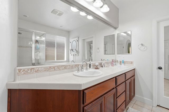 3029 W Vine Avenue, Visalia, CA 93291