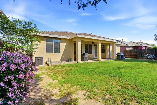 3029 W Vine Avenue, Visalia, CA 93291