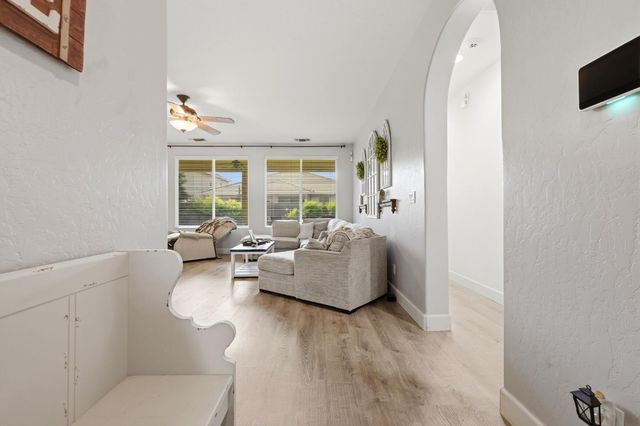 3029 W Vine Avenue, Visalia, CA 93291