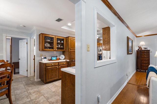 307 Innwood DR, Georgetown, TX 78628