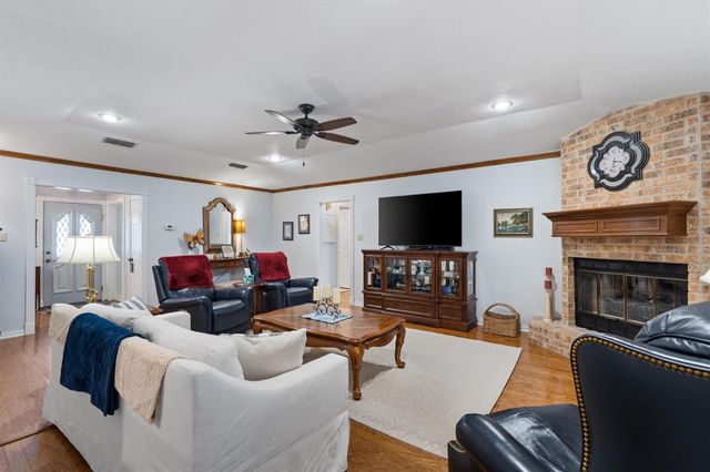 307 Innwood DR, Georgetown, TX 78628