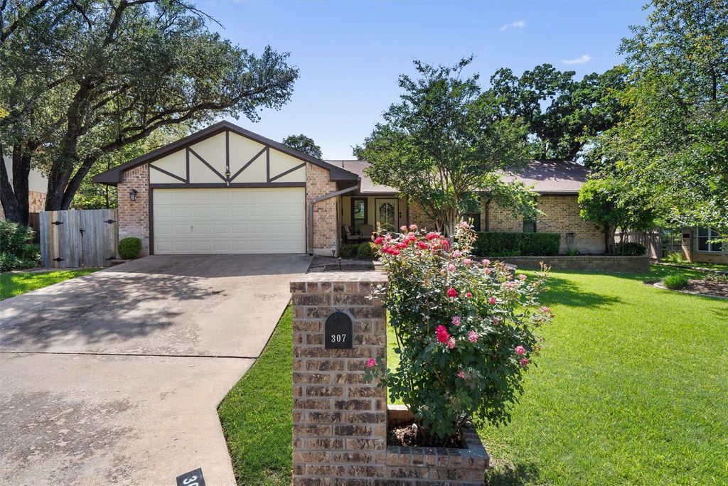 307 Innwood DR, Georgetown, TX 78628