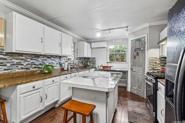 8101 & 8103 Janda Susan Rd, San Antonio, TX 78209