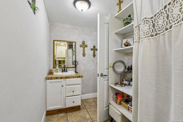 8101 & 8103 Janda Susan Rd, San Antonio, TX 78209