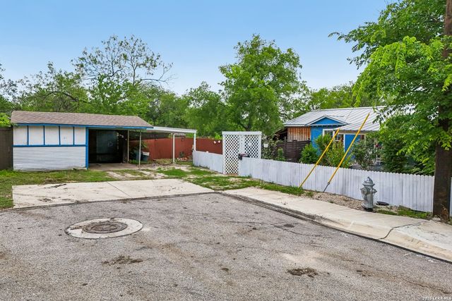 8101 & 8103 Janda Susan Rd, San Antonio, TX 78209