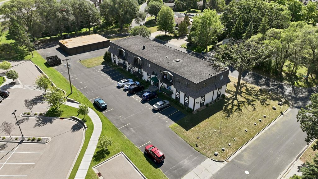 5284 Greenfield Avenue, Mounds View, MN 55112 — exterior