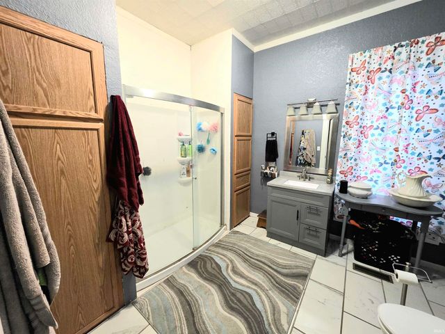 408 E Diamond Street, Kendallville, IN 46755