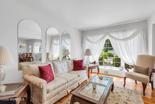 4 Middlesex Road, Matawan, NJ 07747