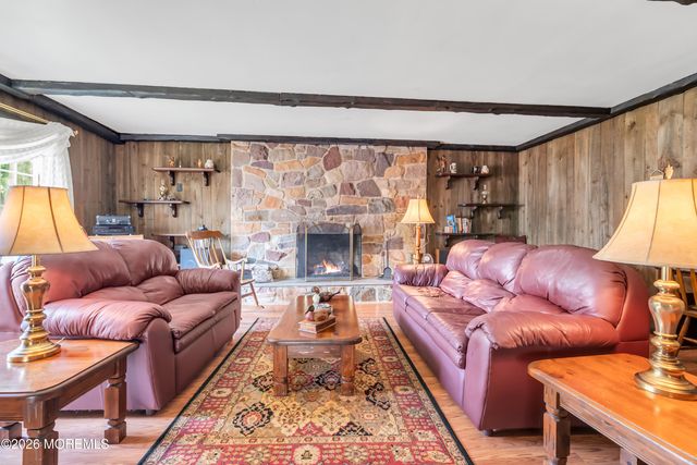 4 Middlesex Road, Matawan, NJ 07747
