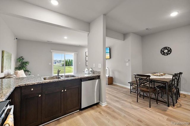 51419 Tides Drive Unit 7G, Chesterfield, MI 48051