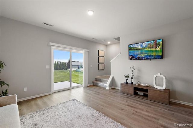 51419 Tides Drive Unit 7G, Chesterfield, MI 48051