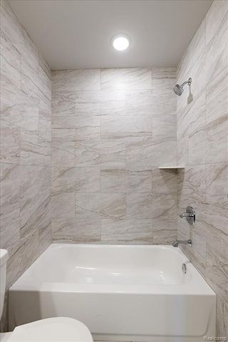 51419 Tides Drive Unit 7G, Chesterfield, MI 48051