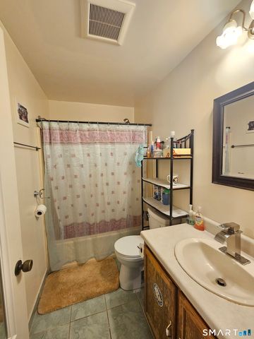 358 Hamilton Avenue 14, Norwich, CT 06360