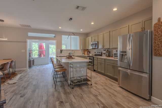 104 kahalulu, Bastrop, TX 78602