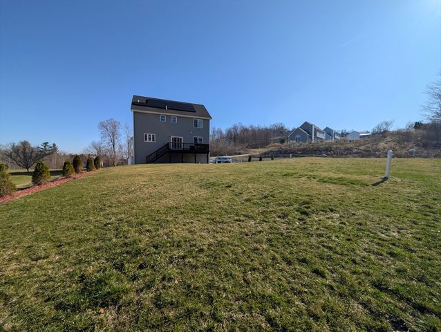 39 Hycrest Rd, Charlton, MA 01507