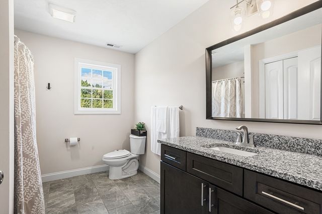 39 Hycrest Rd, Charlton, MA 01507