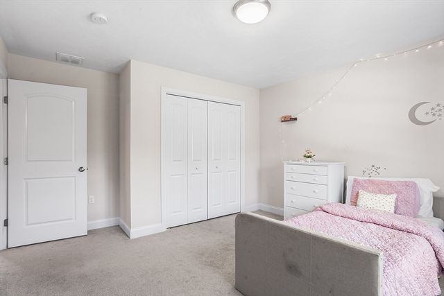 39 Hycrest Rd, Charlton, MA 01507