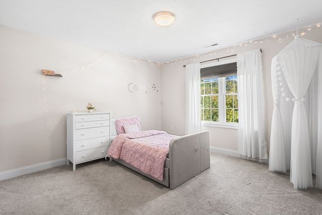 39 Hycrest Rd, Charlton, MA 01507