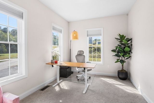 39 Hycrest Rd, Charlton, MA 01507