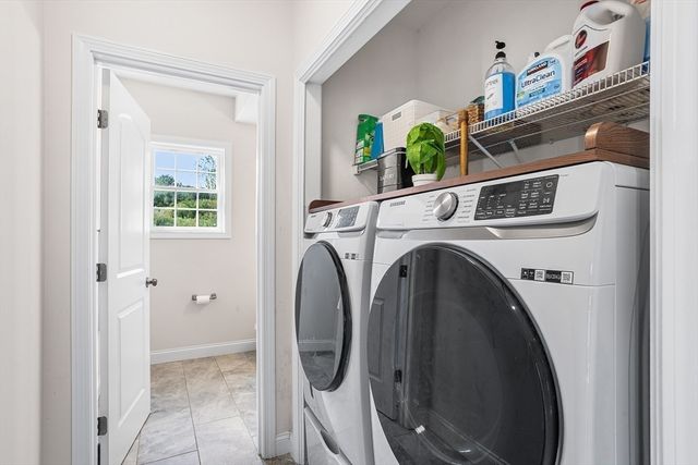 39 Hycrest Rd, Charlton, MA 01507