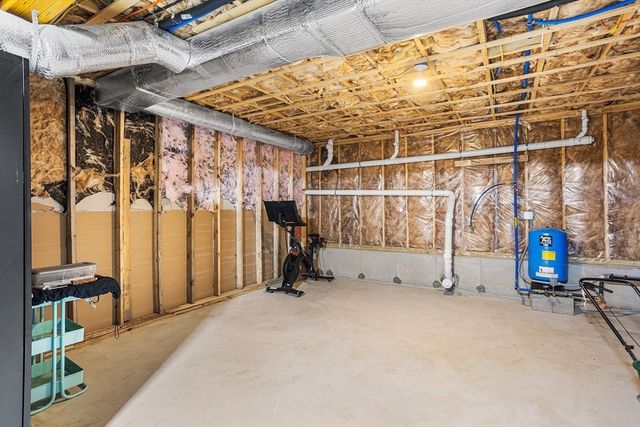 39 Hycrest Rd, Charlton, MA 01507