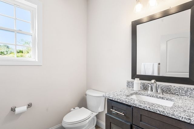 39 Hycrest Rd, Charlton, MA 01507