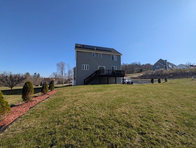 39 Hycrest Rd, Charlton, MA 01507