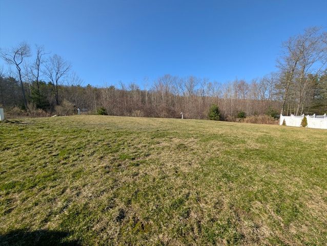 39 Hycrest Rd, Charlton, MA 01507