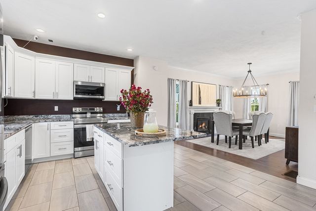 39 Hycrest Rd, Charlton, MA 01507