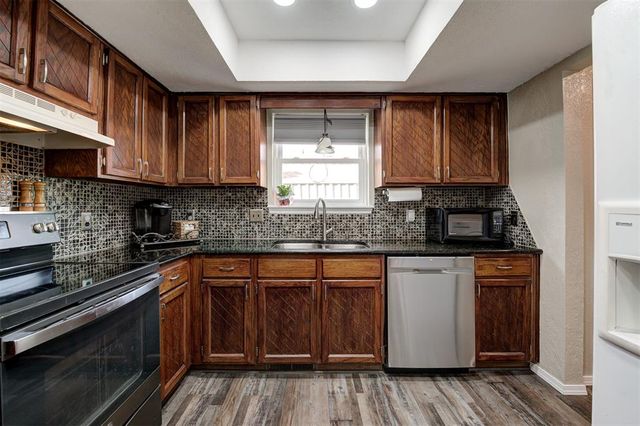 1356 NW 6th Place, Moore, OK 73170