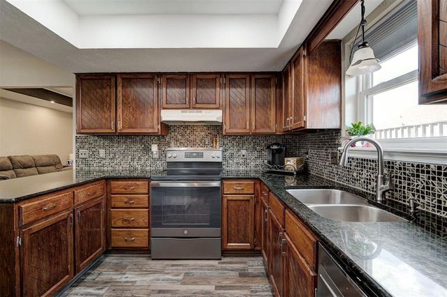 1356 NW 6th Place, Moore, OK 73170