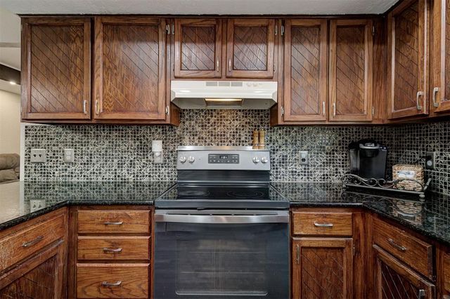 1356 NW 6th Place, Moore, OK 73170