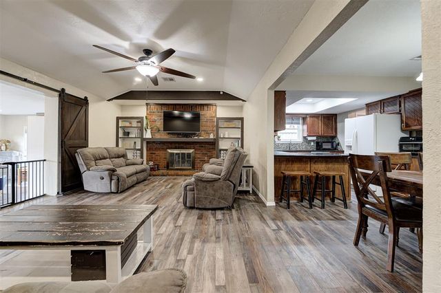 1356 NW 6th Place, Moore, OK 73170