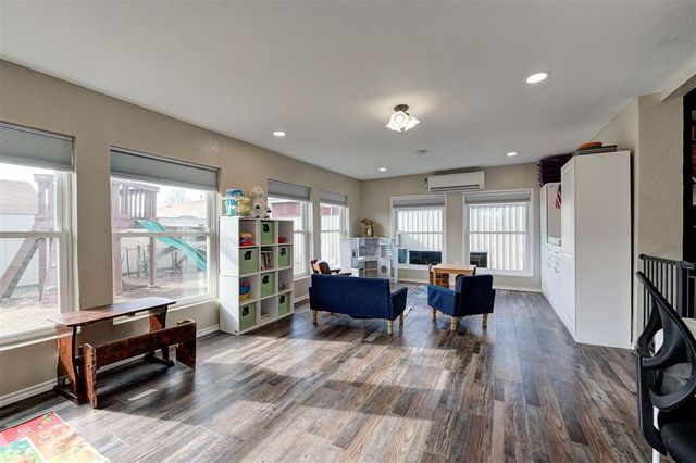 1356 NW 6th Place, Moore, OK 73170