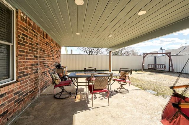 1356 NW 6th Place, Moore, OK 73170