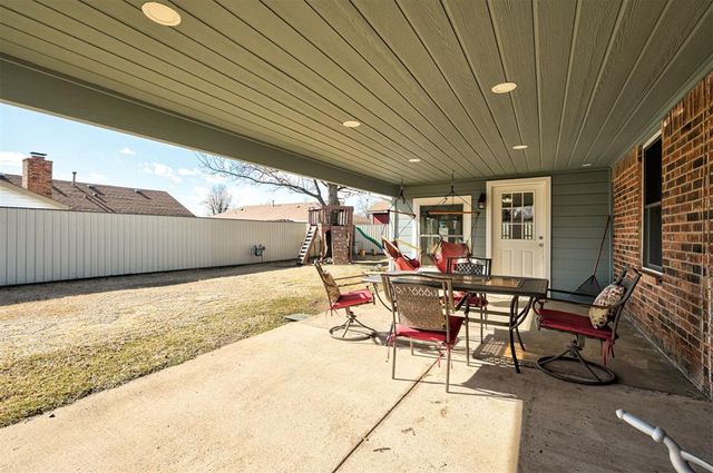 1356 NW 6th Place, Moore, OK 73170