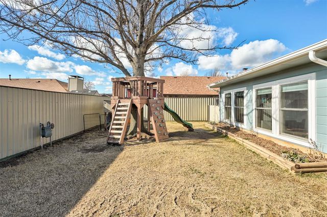 1356 NW 6th Place, Moore, OK 73170